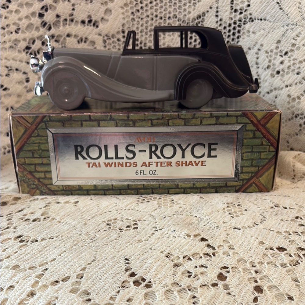 Vintage Avon Rolls-Royce Model Car After Shave